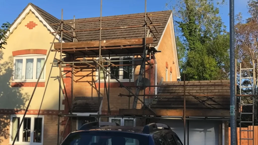 Man shares what everyone doesn't tell you about plug-in solar as the DIY solution goes viral