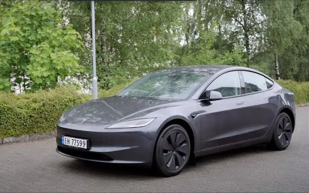 Polestar 2 Tesla Model 3 comparison