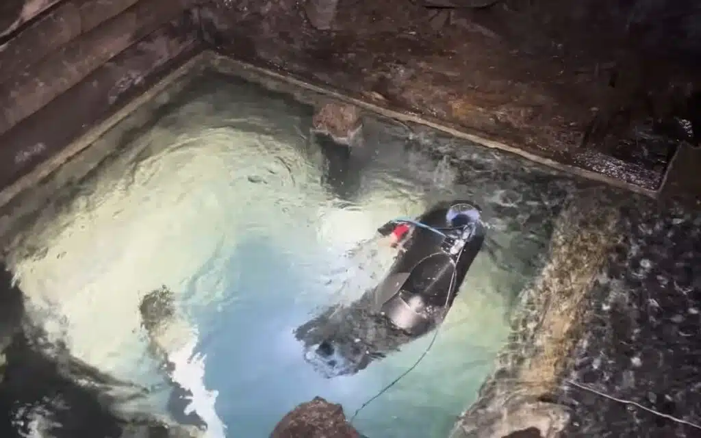 Polish guys build a DIY submarine and dive it to the bottom of sunken uranium mine