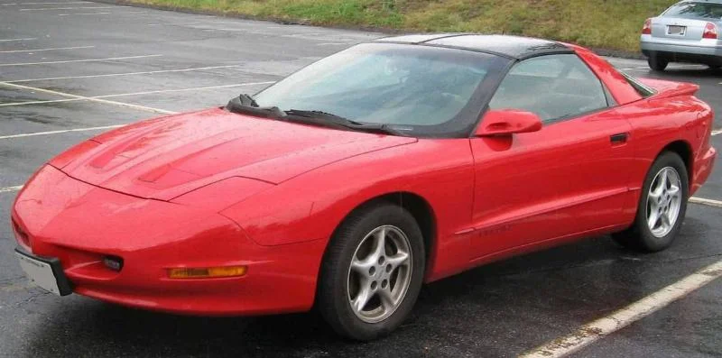 Some of America’s most luxurious cars from the ’90s are selling for surprisingly little today