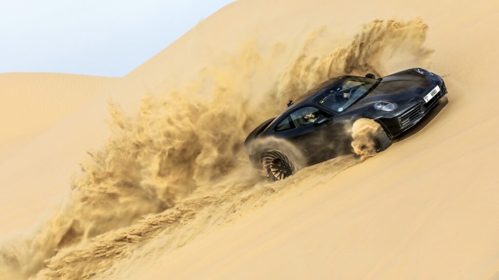Porsche 911 Dakar on dunes