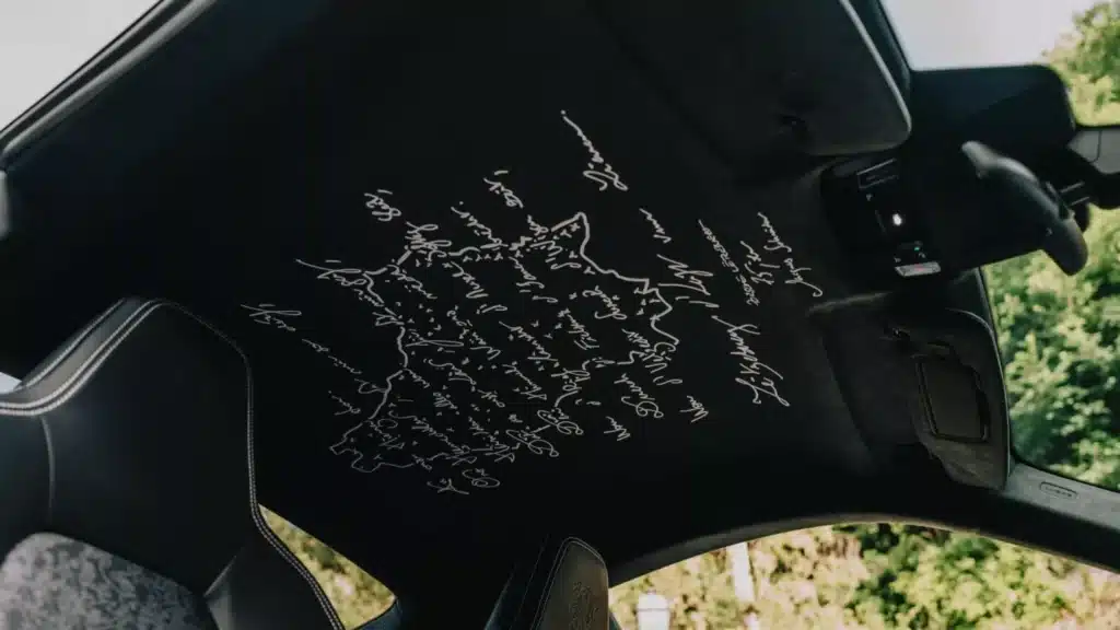 The roof of this one-off Porsche 911 GT3 features a map of Luxembourg, as well as words of the national anthem.