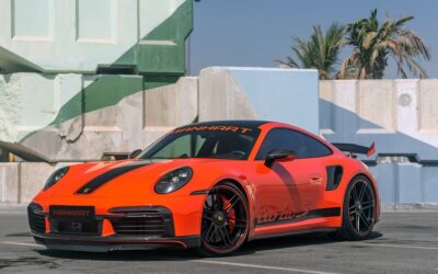 The Manhart Porsche 911 is an 822-hp orange monster