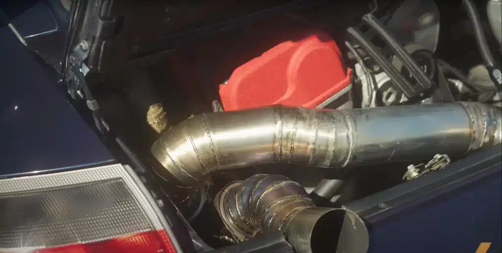 Video showing a Porsche 996 with a Honda K24 engine has stopped people in their tracks