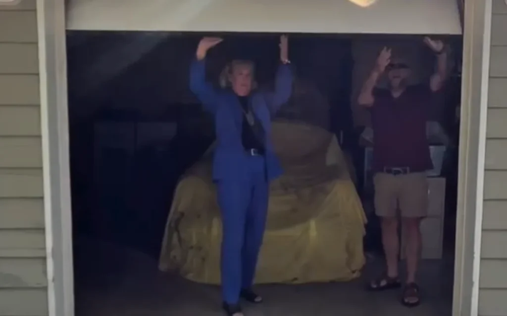 Garage shutters open to reveal Porsche owned by a 100-year-old sitting for a very long time and it’s a truly stunning find