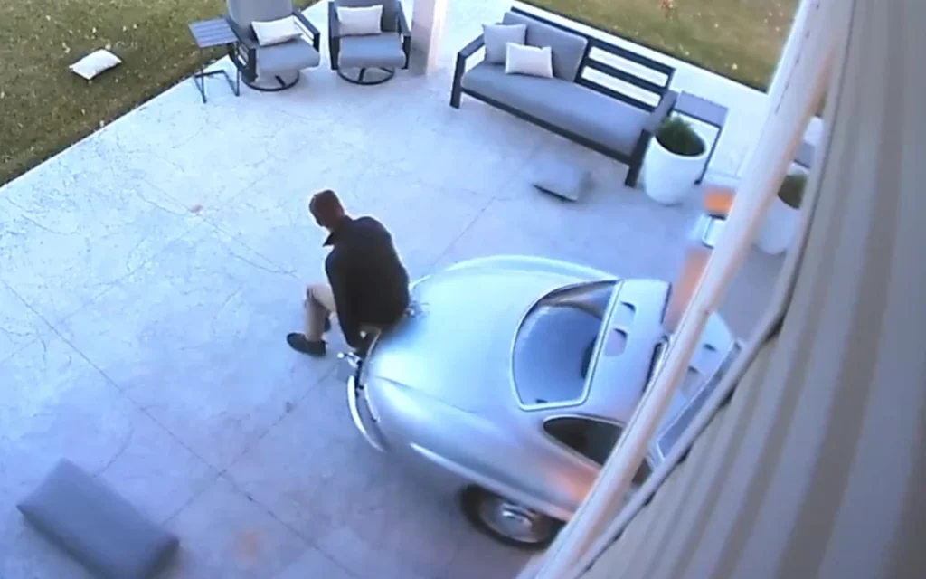 The Mercedes 300SL Gullwing is a dream car for collectors worldwide, which makes this painfully avoidable mishap all the harder to watch.