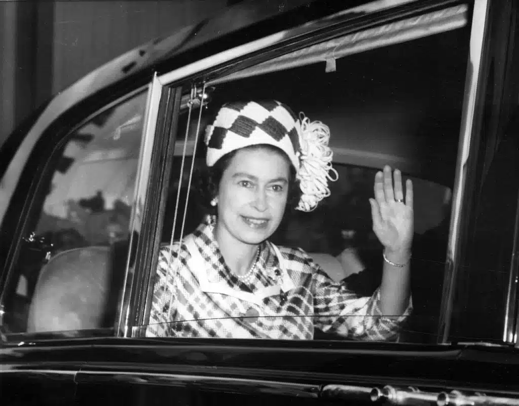Queen Elizabeth II was gifted horses by the Qatari Royal Family before the US had a Boeing 747