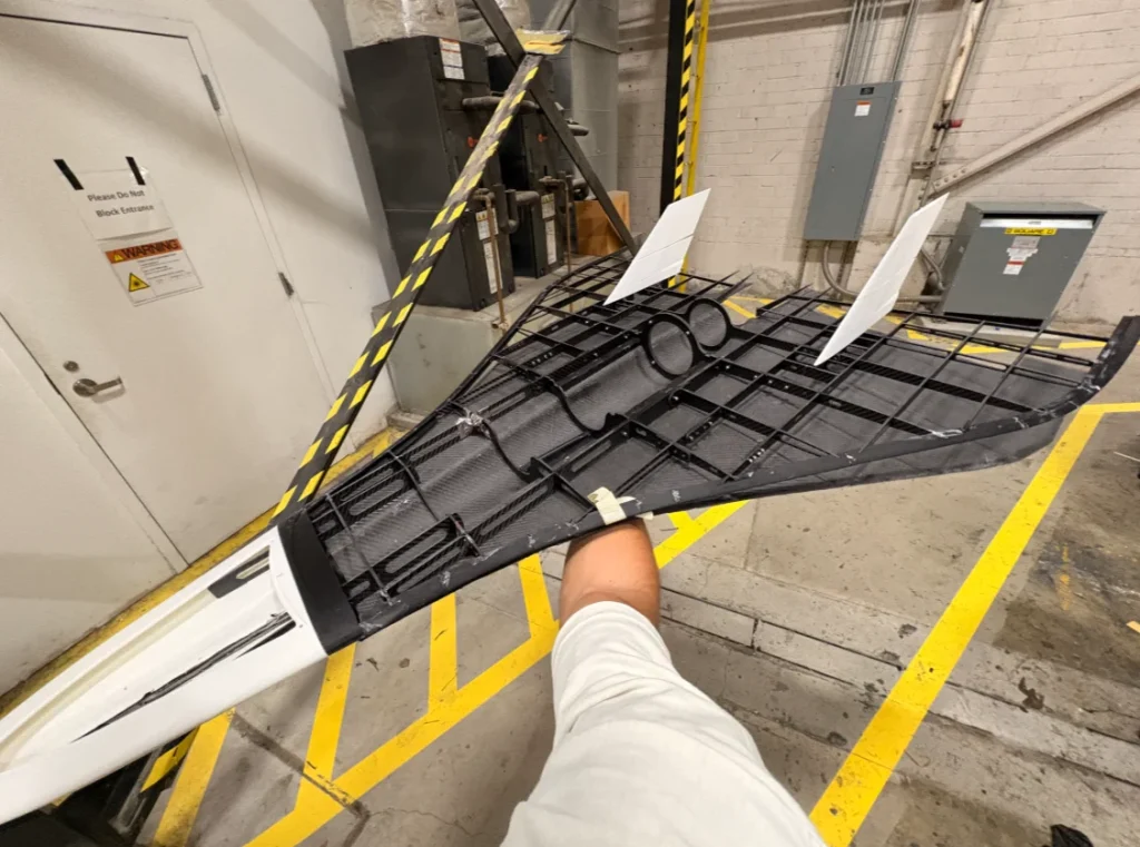 Georgia Tech student builds turbojet plane that can hit 500mph inside his college dorm room and Elon Musk and a jet CEO respond to it