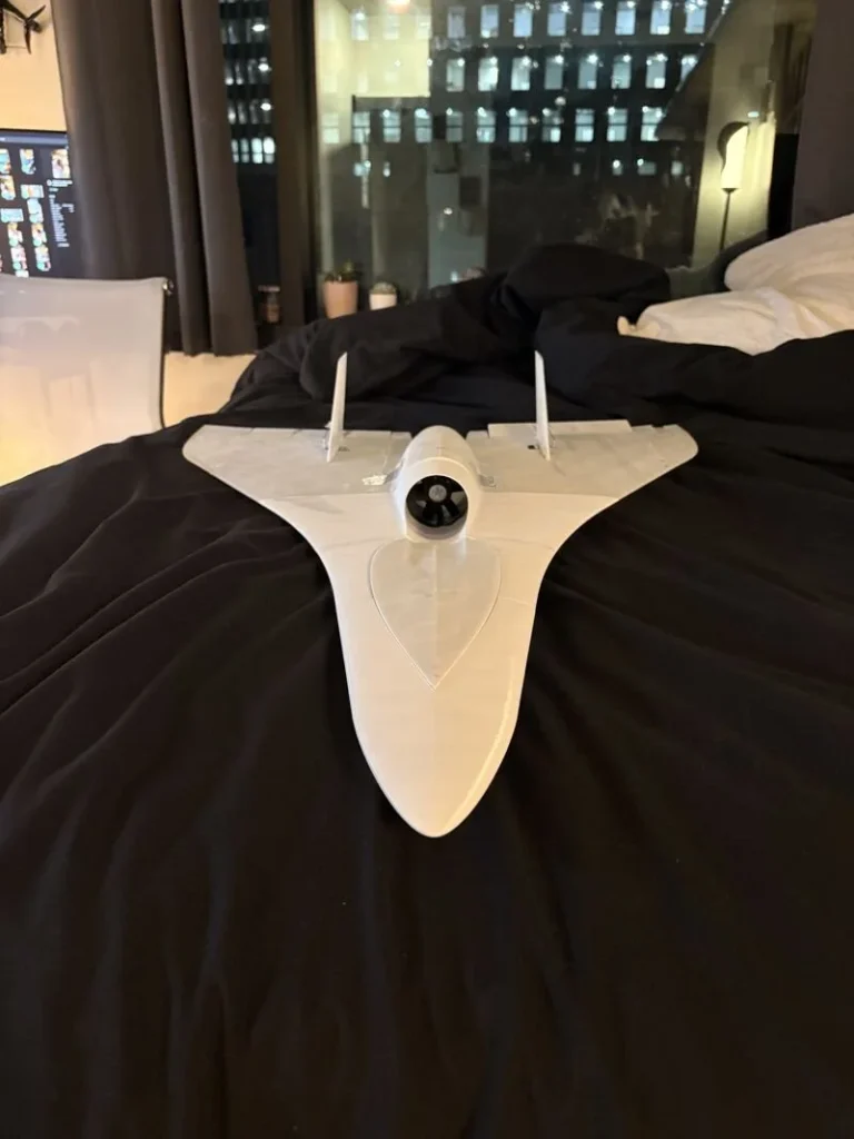 Georgia Tech student builds turbojet plane that can hit 500mph inside his college dorm room and Elon Musk and a jet CEO respond to it