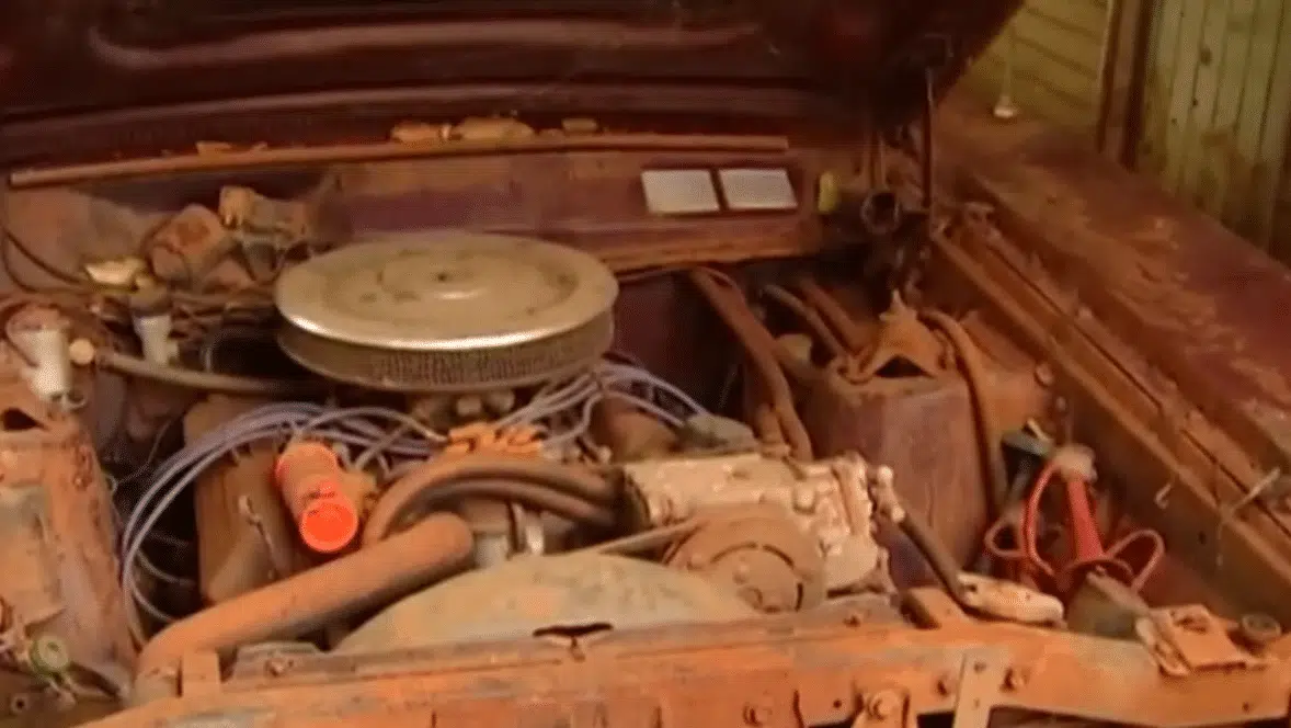 This dusty muscle car is an Australian barn find with a preserved car interior. After 30 years in storage, this classic Ford Falcon GT RPO 83 still looks nearly new
