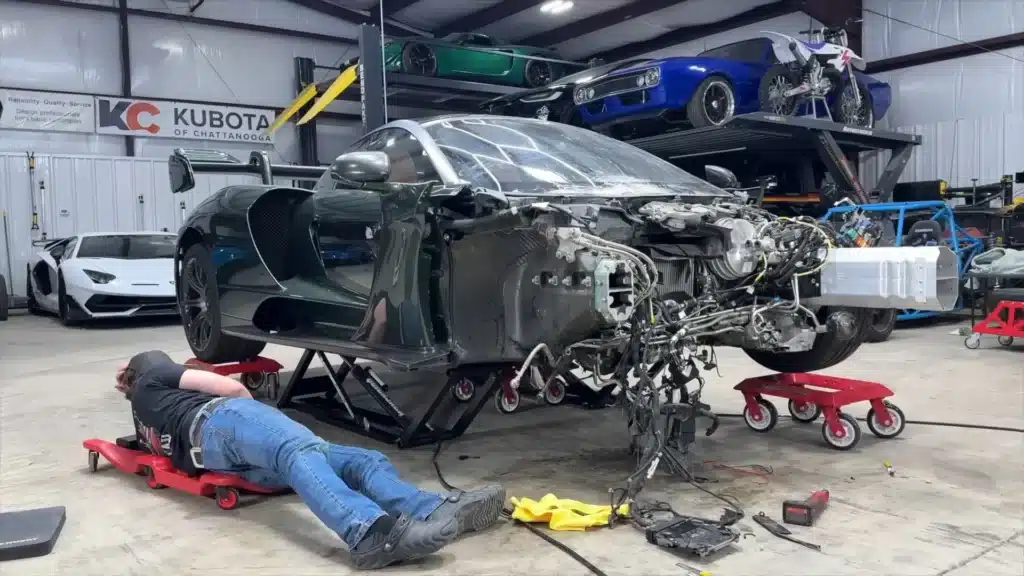 Rebuilding-a-rare-Mclaren-Senna