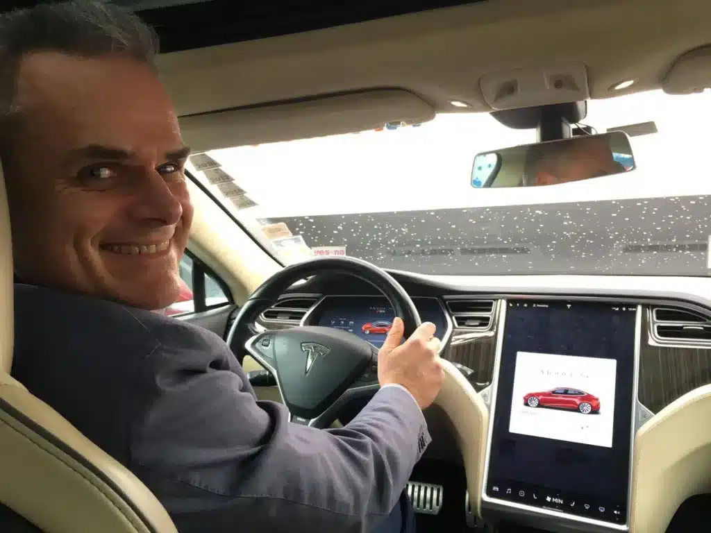 Remember the Tesla owner who put millions of kilometers under the tires of his Tesla Model S