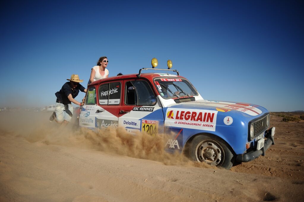 Renault 4L in the desert