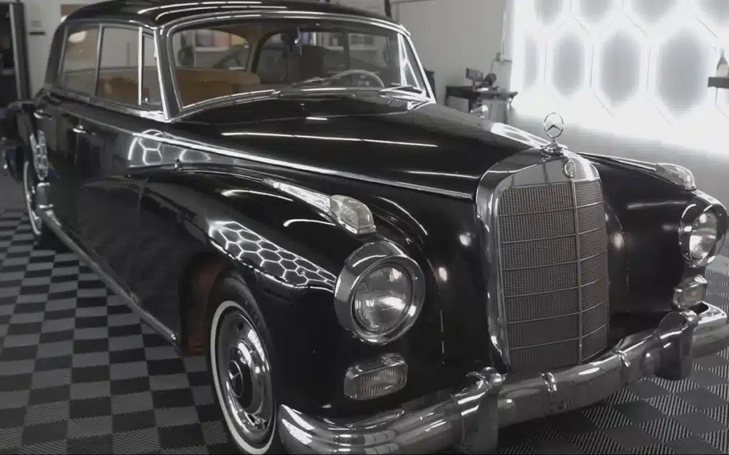 Abandoned Mercedes 300D found in a factory completely transformed by first wash in 10 years