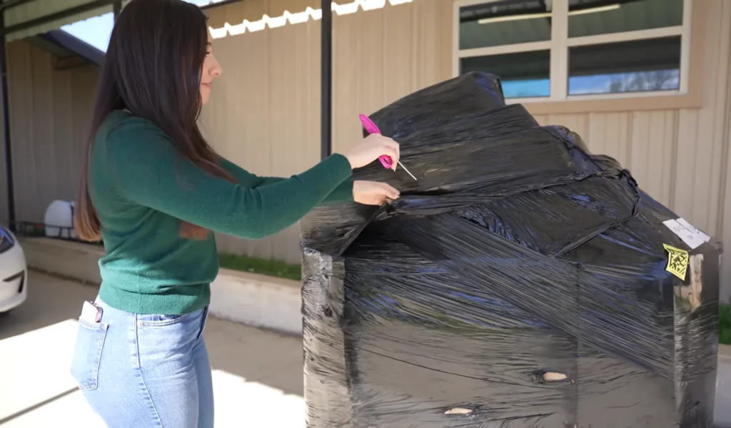 US woman buys a $100,000 pallet of Apple products then realizes the reality of its worth