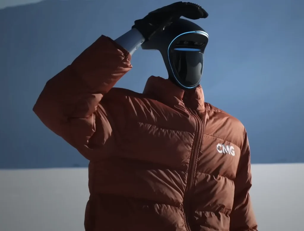 This tiny Chinese robot dressed itself in a winter coat and walked alone through minus 53 degree temperatures