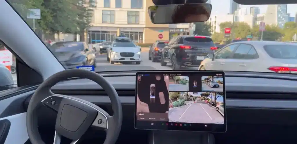 Tesla Robotaxi and Waymo come head-to-head in Texas, see how they react