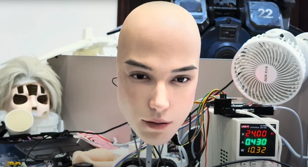 Humanoid robot head made in China leaves people shocked by its very realistic facial expressions