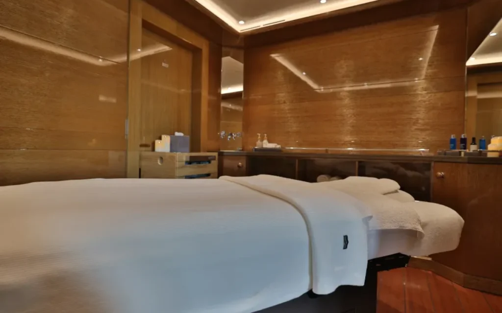 The superyacht Rocinante, owned by Gabe Newell, is officially looking for a new captain.