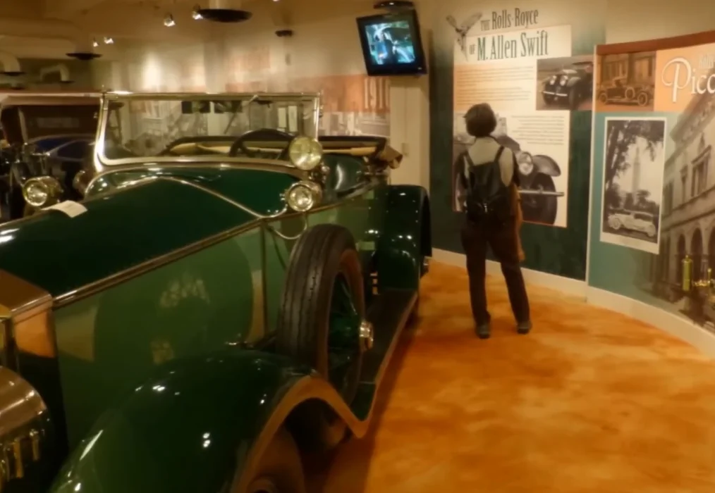 Massachusetts man drove the same 1928 Rolls-Royce Phantom I for 77 years until he was 102 and the company gave him a very special honor