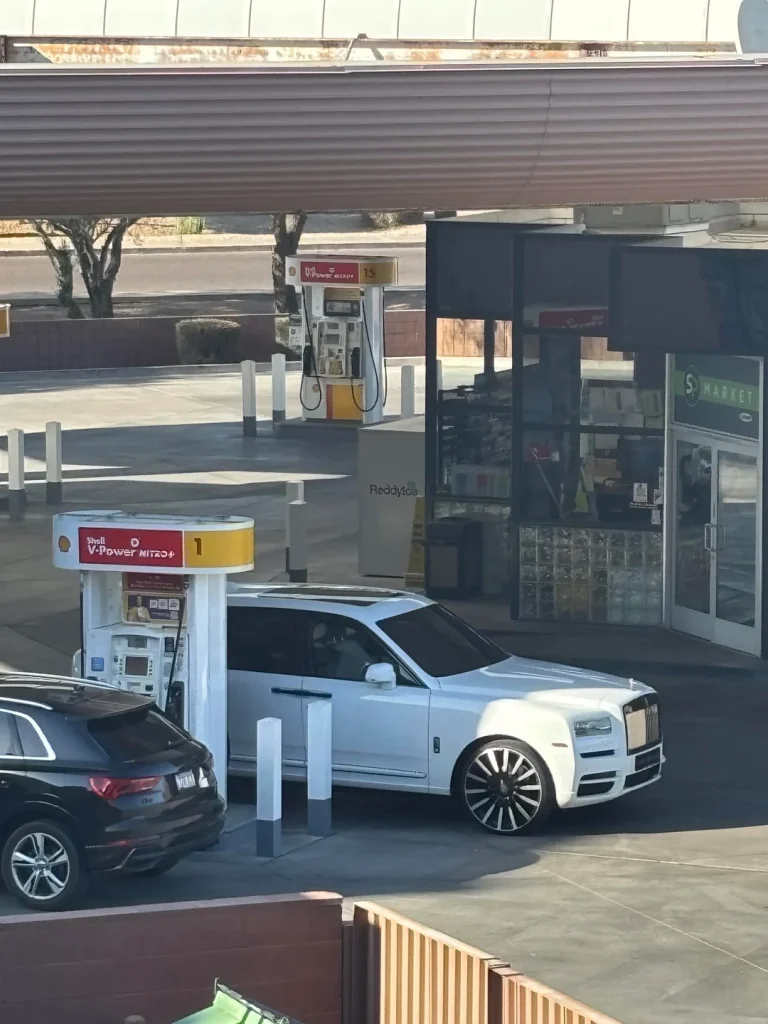 Arizona man has spotted an absurd number of amazing cars from his balcony in just a 10-week period