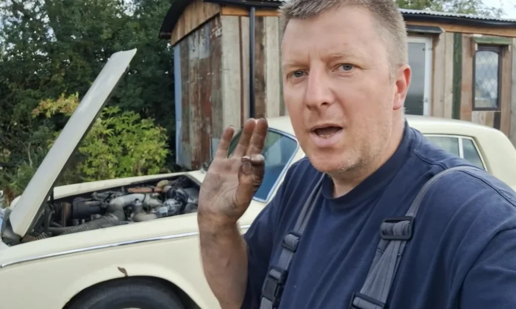 Man buys UK's cheapest Rolls-Royce Silver Shadow II for $2,668 and begins an unbelievable rescue mission