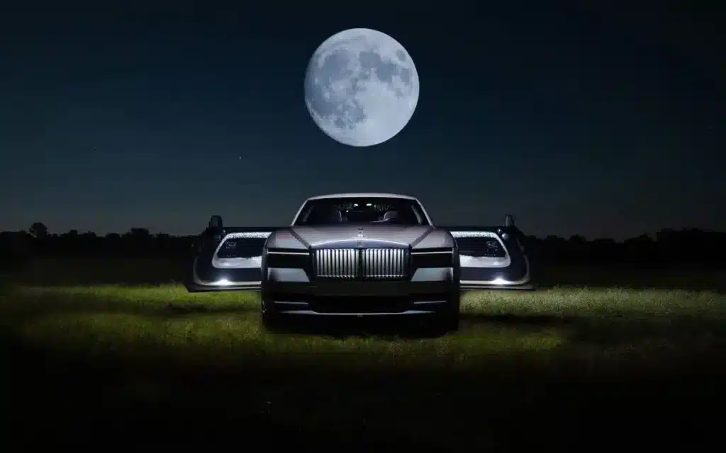 From Rolls-Royce holographic hues to a $62,000 Lamborghini color-shift, here are 9 incredible supercar paint finishes that redefine automotive art