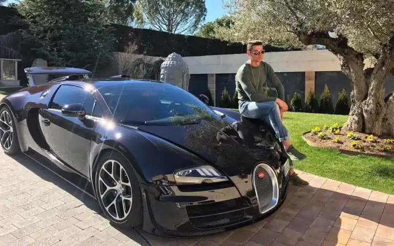 This woman traveling through Portugal was shocked by a $2.2M Bugatti Veyron Grand Sport Vitesse, only to find Cristiano Ronaldo behind the wheel