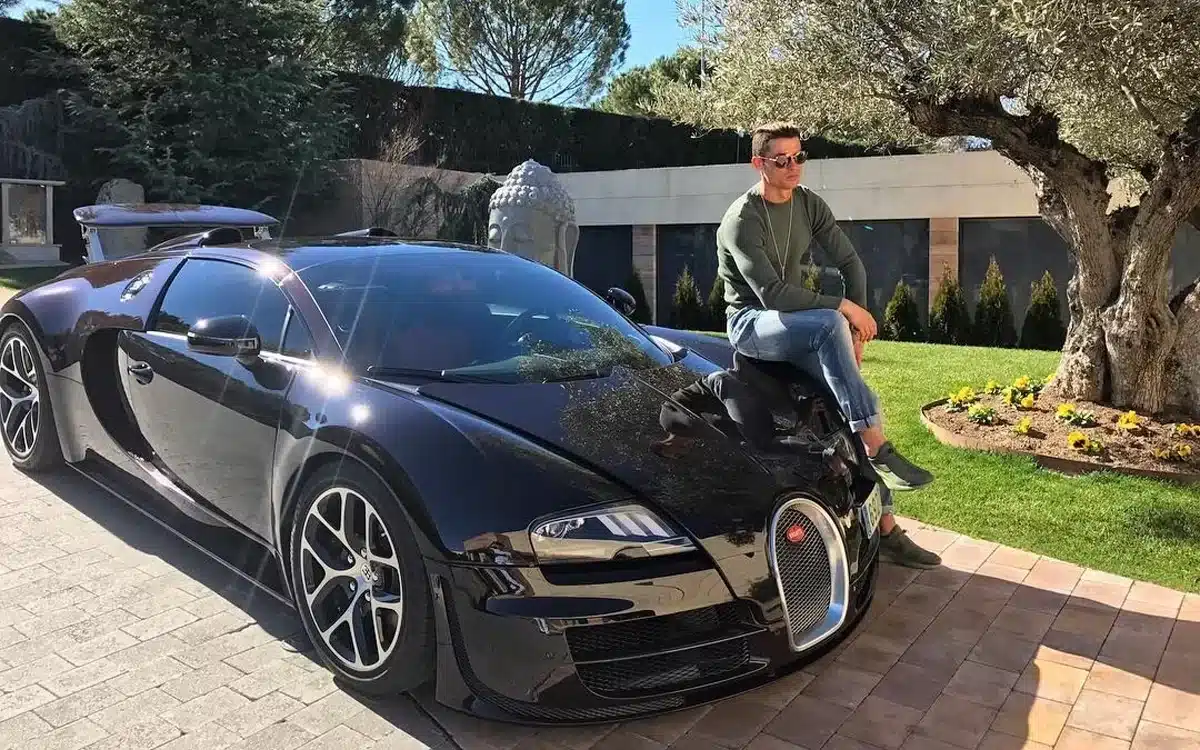 Woman visiting Portugal shocked by $2.2M Bugatti before finding out it’s Cristiano Ronaldo behind the wheel