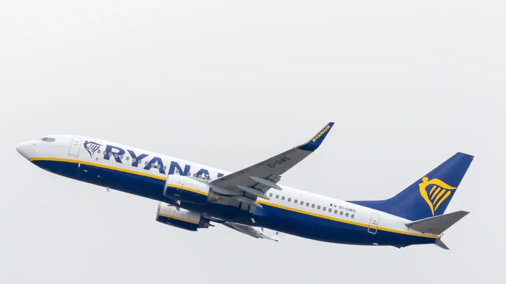 Ryanair CEO Michael O’Leary turned his Mercedes S-Class into a licensed taxi company in Ireland, using it to save time on Dublin’s busy roads