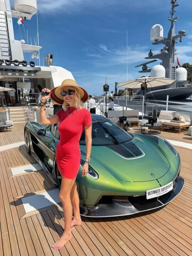 This is how you can get immediate access to all Supercar Blondie exclusives before anyone else with a 5-second hack