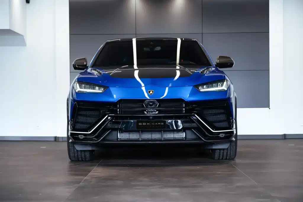 Lamborghini Urus Performante Essenza SCV12 auction