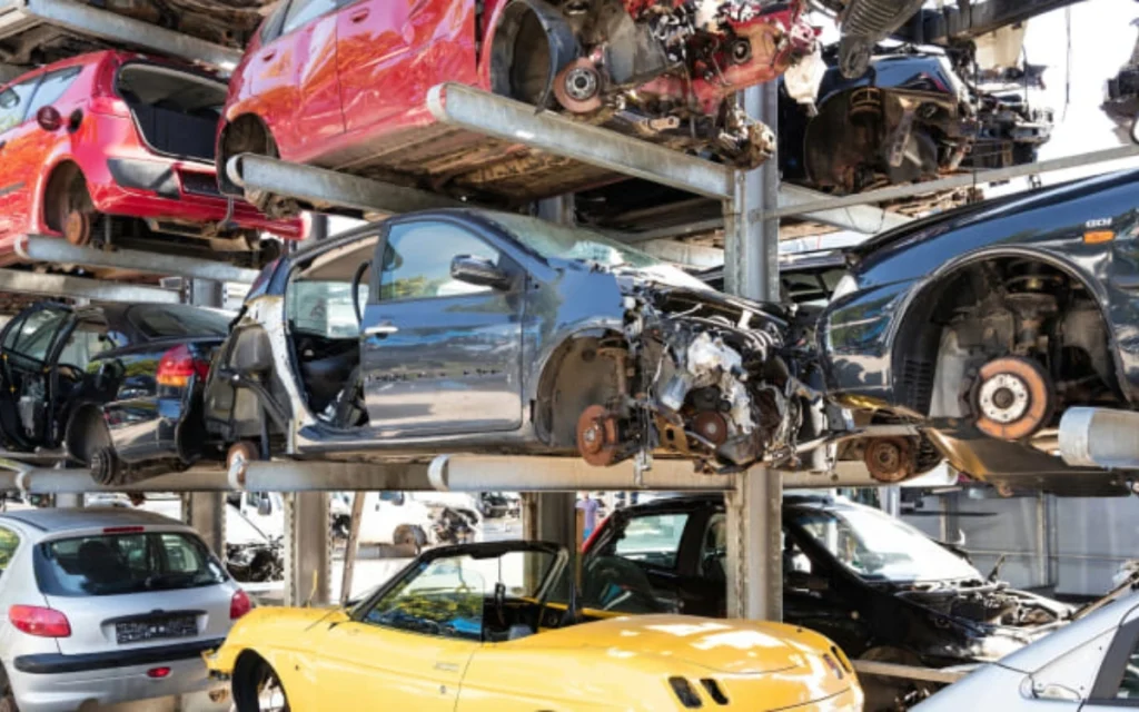 An Arizona Nissan Altima Facebook Marketplace deal quickly unraveled after a buyer uncovered a salvage title and a string of suspicious details.