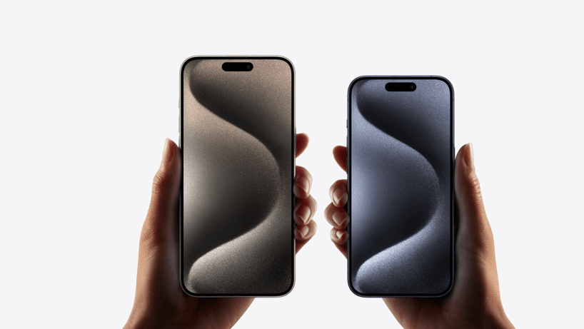 The side by side of the iPhone 15 Pro and iPhone 15 Pro Max highlights the difference in size