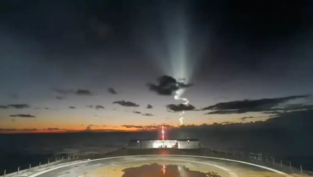 SpaceX droneship captures exquisite view of Falcon 9 launch and landing