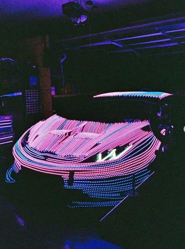 YouTuber covers Lamborghini Huracan in 30,000 LEDs