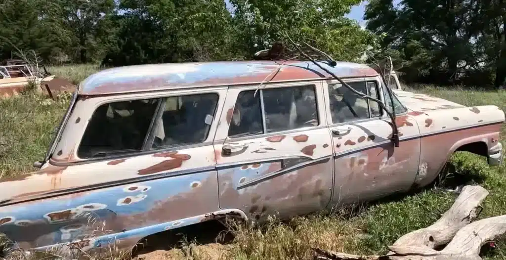 Man went to 'secret' US farm and found very rare barn finds