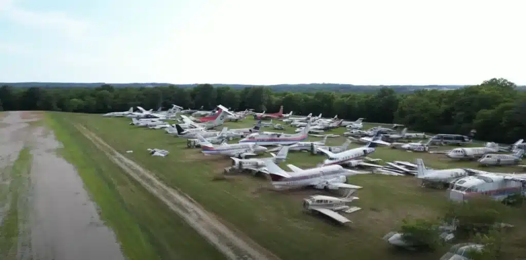 Aircraft cemetery where 2K planes are waiting to be recycled