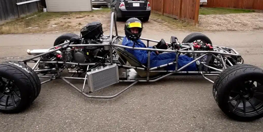 Man takes homemade F1 go-kart on nailbiting road drive