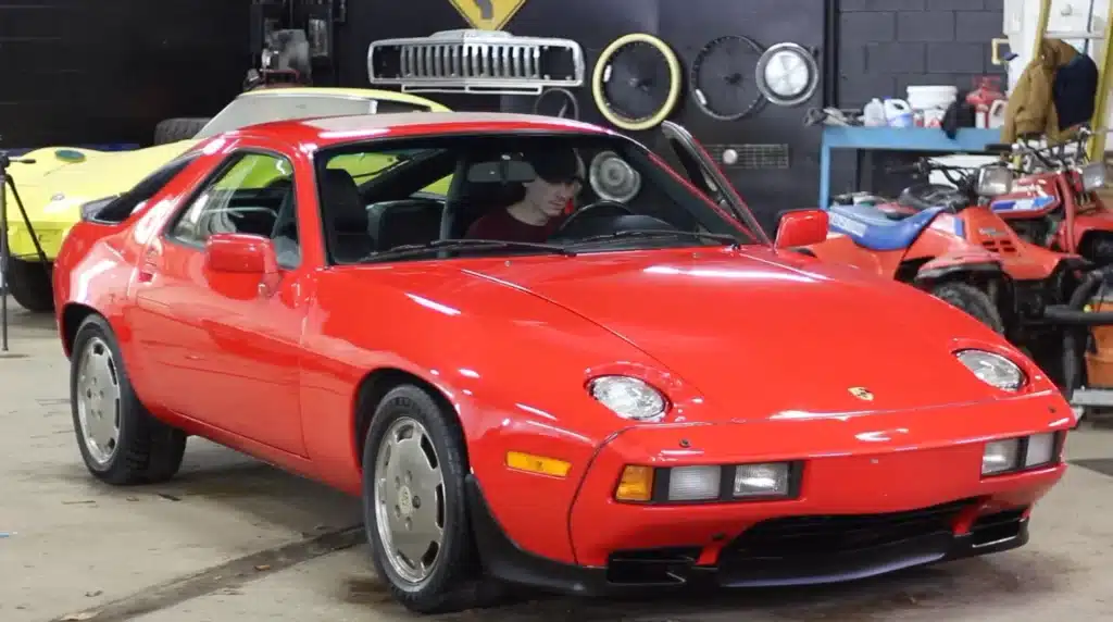 1985 Porsche 928 sitting in woods for years had shock inside