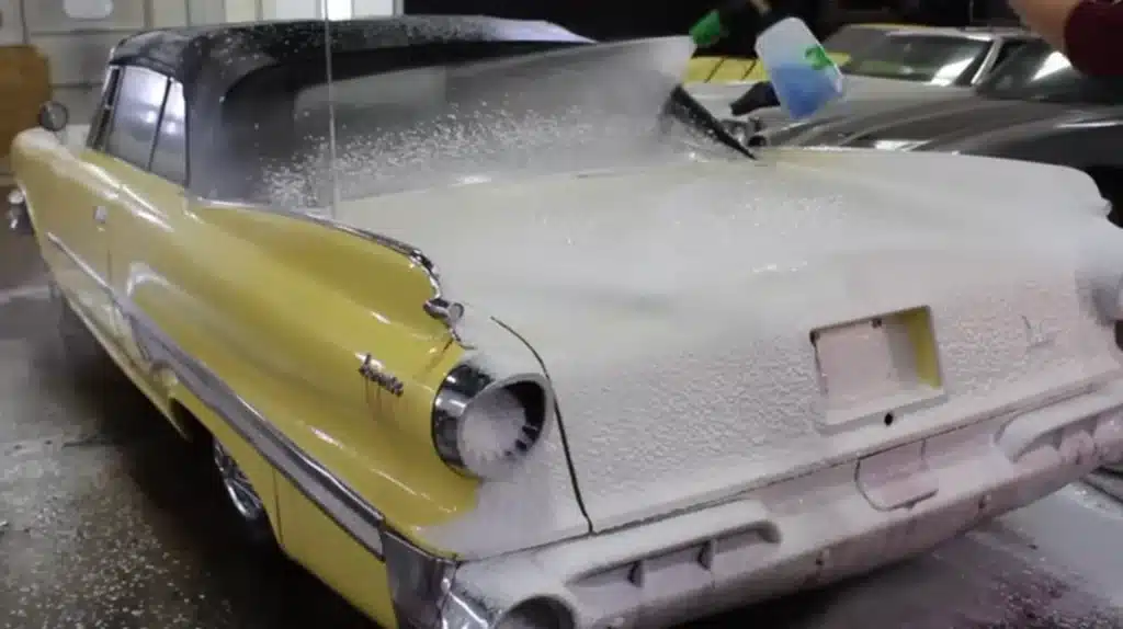 Rare Dodge Phoenix gets first deep clean after 15/20 years abandoned