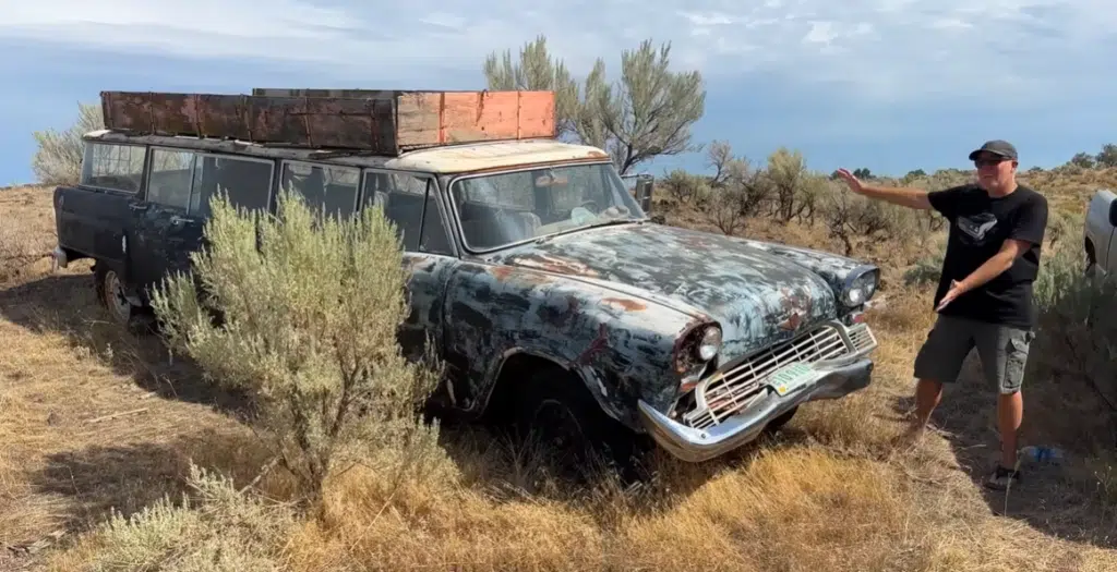 Man in Idaho finds acres upon acres of abandoned cars, the US' largest junkyard