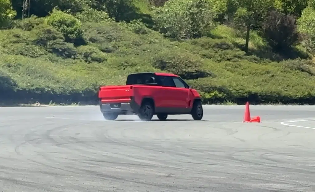A Telo MT1 minitruck took to a track and put on a fine display of drifting