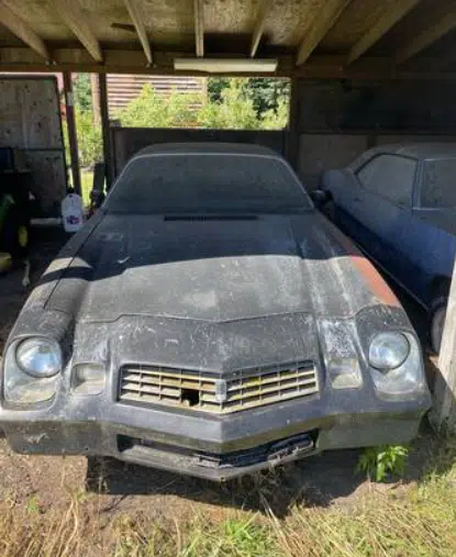 A couple from Washington bought a pair of Chevy Camaros as teens with plans to restore them, but things didn’t quite work out like that, and the cars have been parked for 25 years