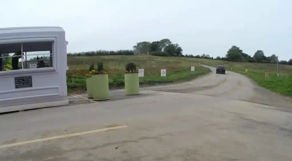 UK man set up his own toll road without planning permission and it attracted 100,000 vehicles in days