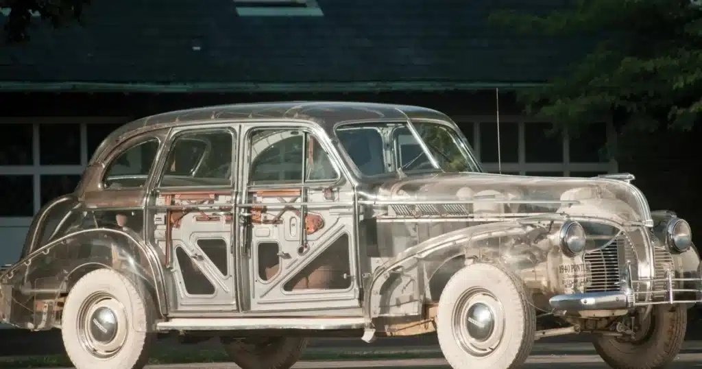 The Pontiac Ghost Car, a transparent car from the 1939 World’s Fair, revealed its engineering through clear Plexiglass body panels