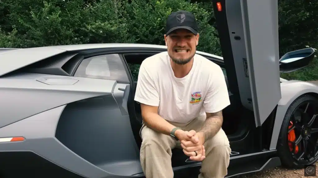 Man daily drives a $475K Lamborghini Aventador Ultimae for 72 hours to see if he can manage it