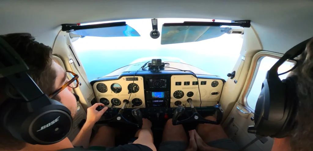 Man who has been landing at infamous airport in flight simulator since 9 years old attempts in a real Cessna