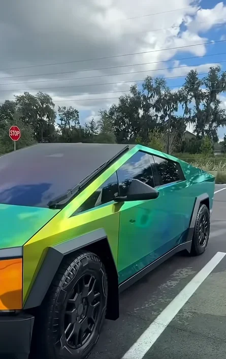 NFL player gets his 1-of-2 Tesla Cybertruck detailed in Florida and tries to pay more
