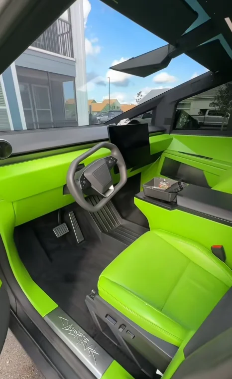 NFL player gets his 1-of-2 Tesla Cybertruck detailed in Florida and tries to pay more